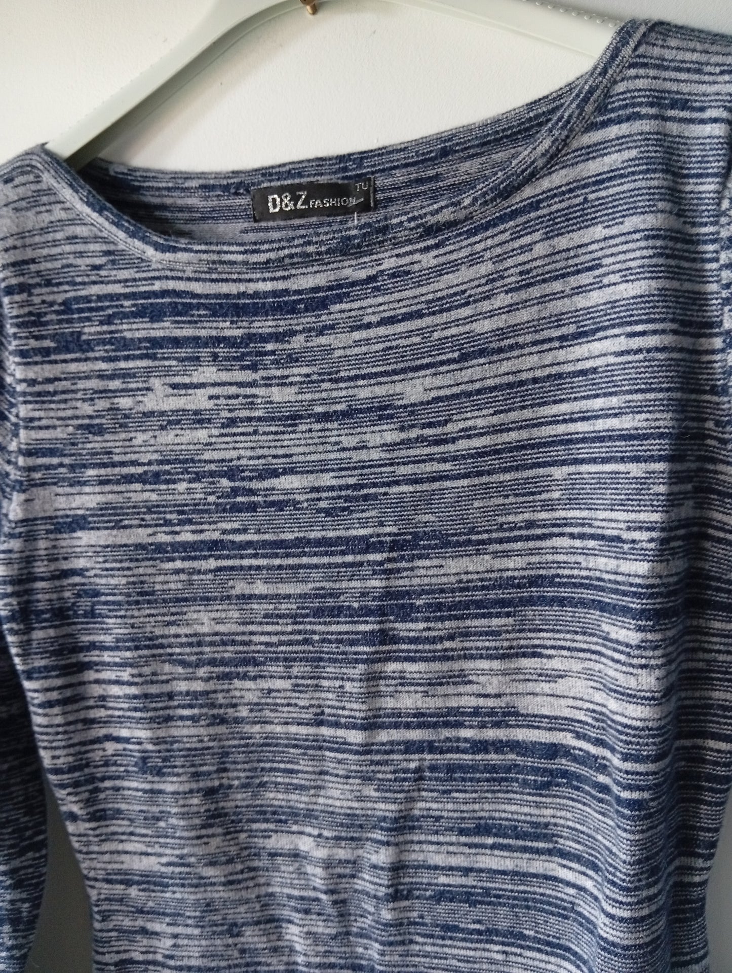 Robe manches longues D&Z Fashion taille unique. J0014