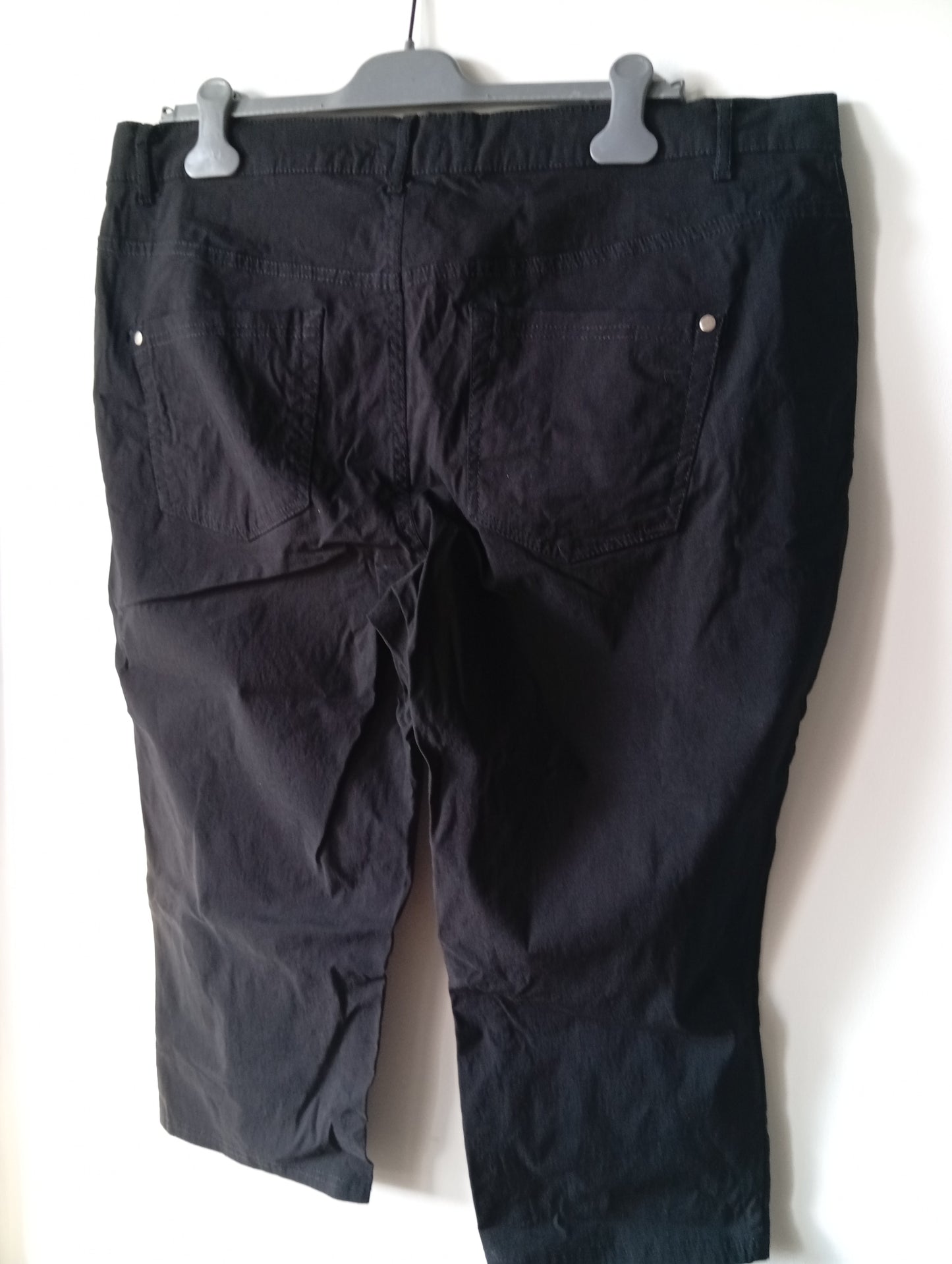 Pantacourt femme MS mode taille 48 noir. J0012