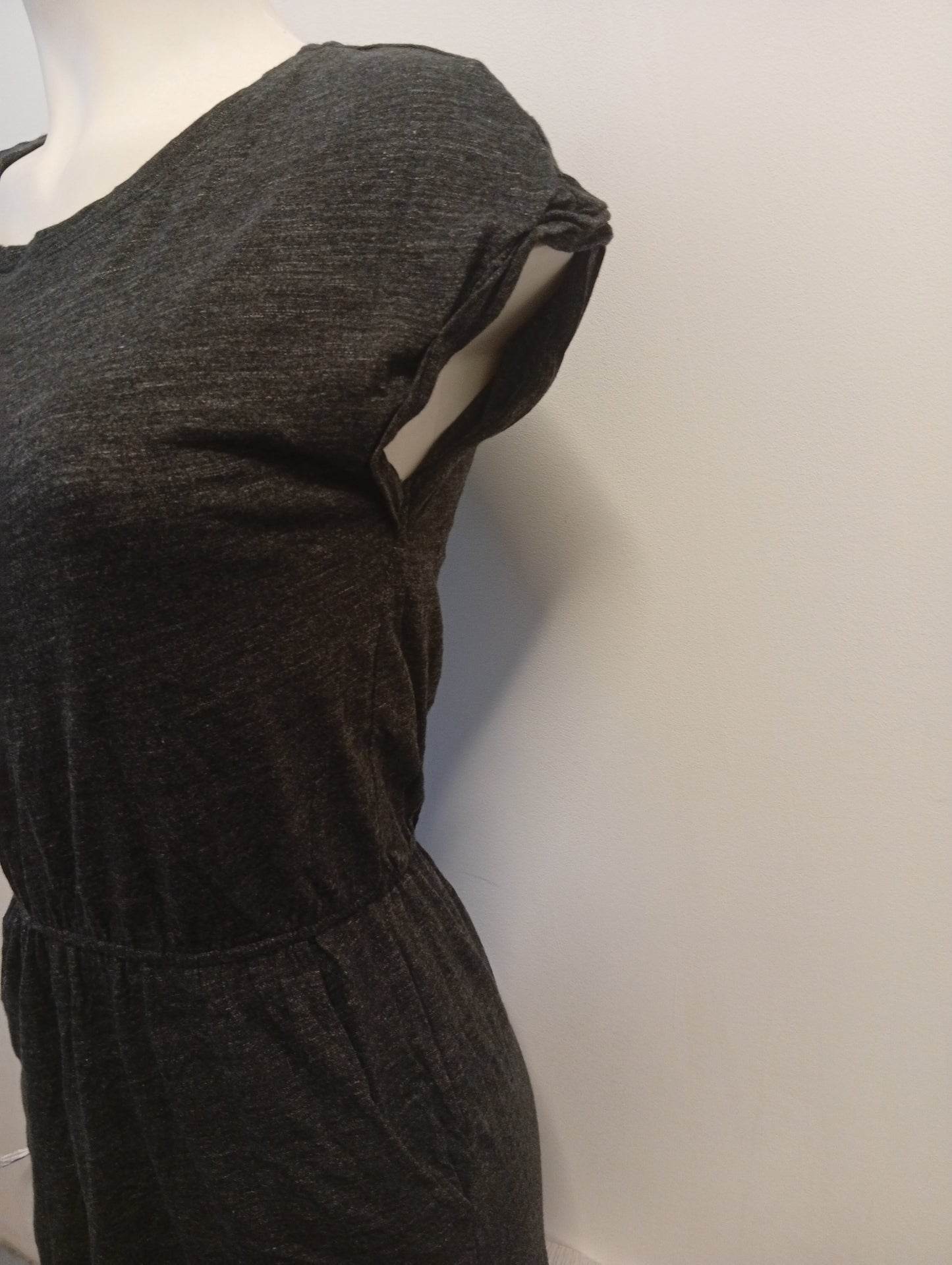 Robe H&M sans manches grise - Taille S. K006