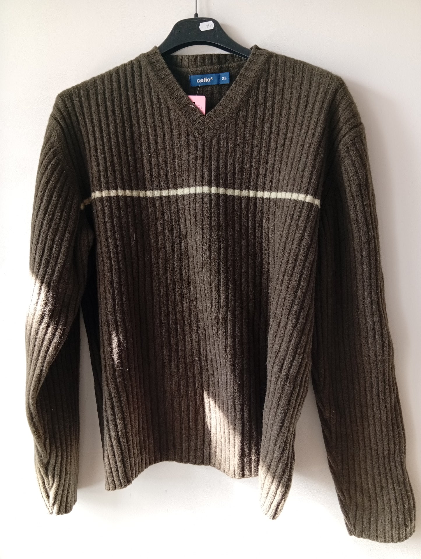 Pull col V Celio taille xl. E0035
