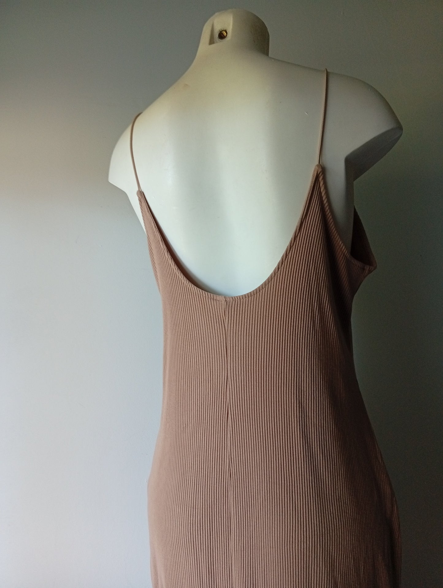 Robe à bretelles H&M - Taille XL - Couleur camel. L0019