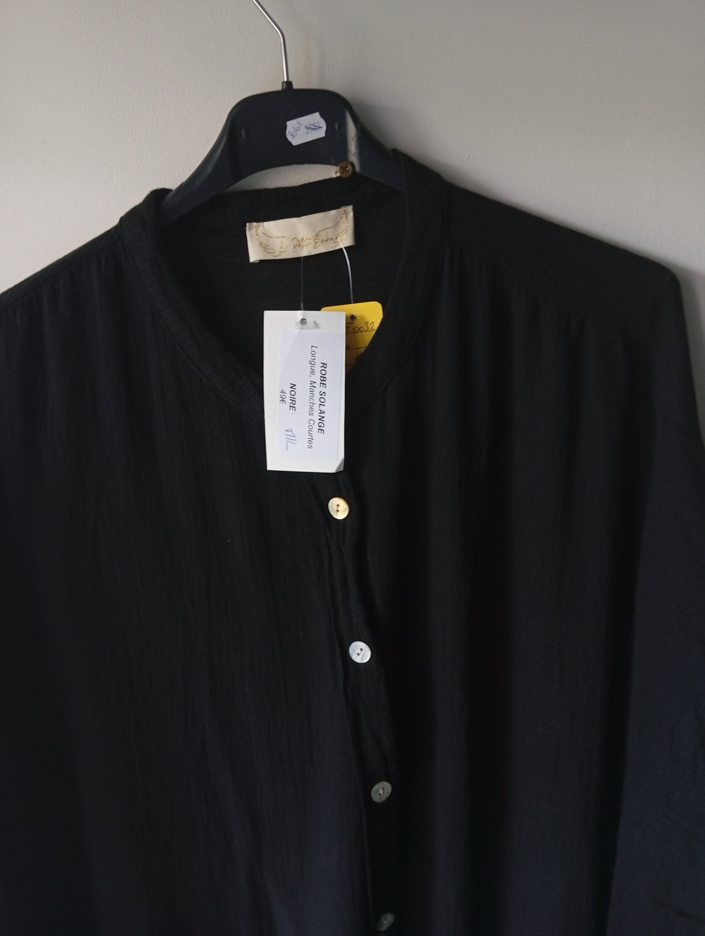 Robe longue détente manches courtes noir taille M/L. F0032