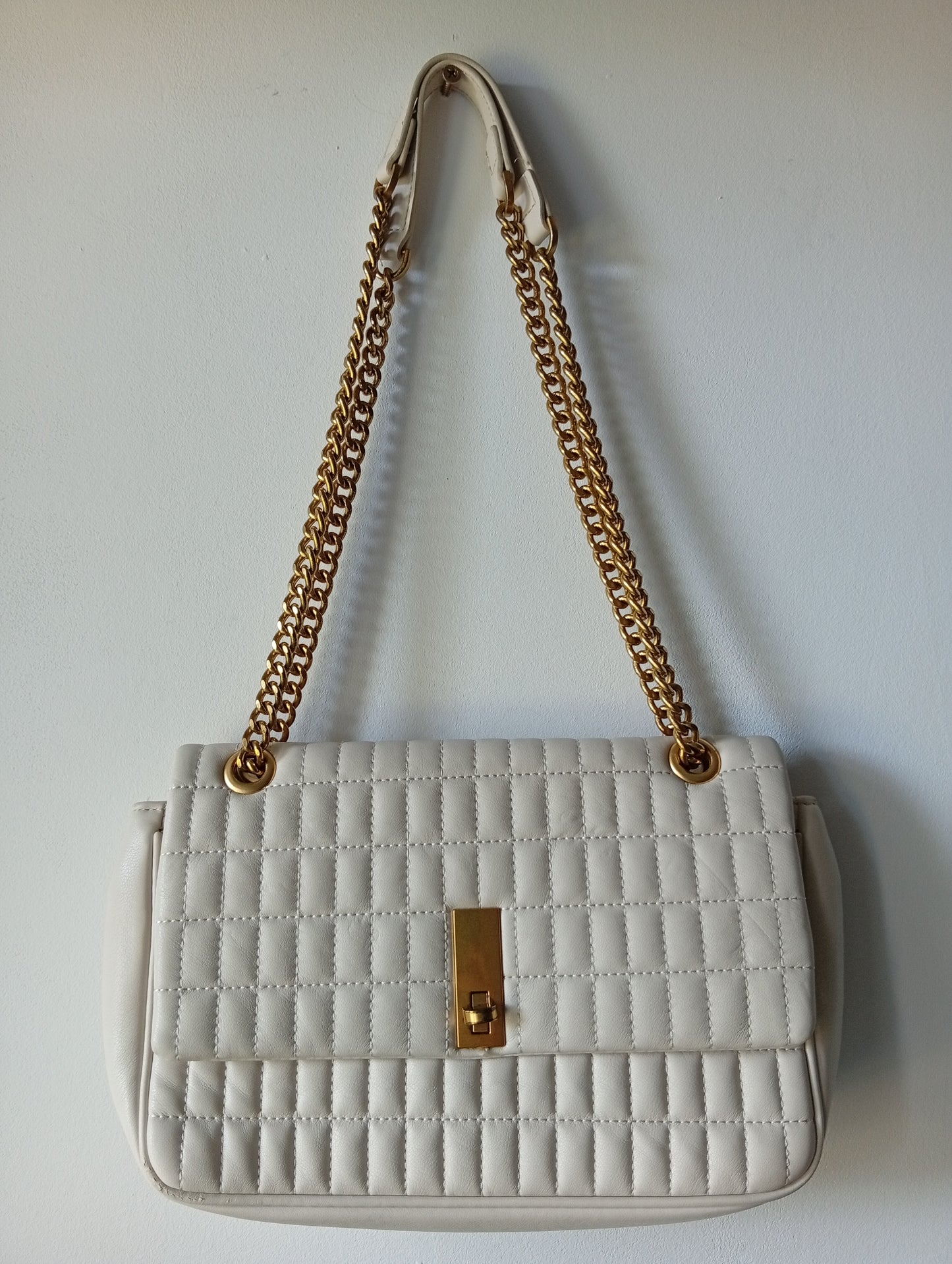 Petit sac à main MNG avec chaîne. E005