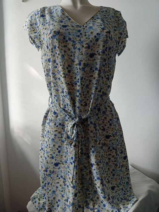 Robe Noémie and co - Taille S - Blanche à fleurs bleues  E0018