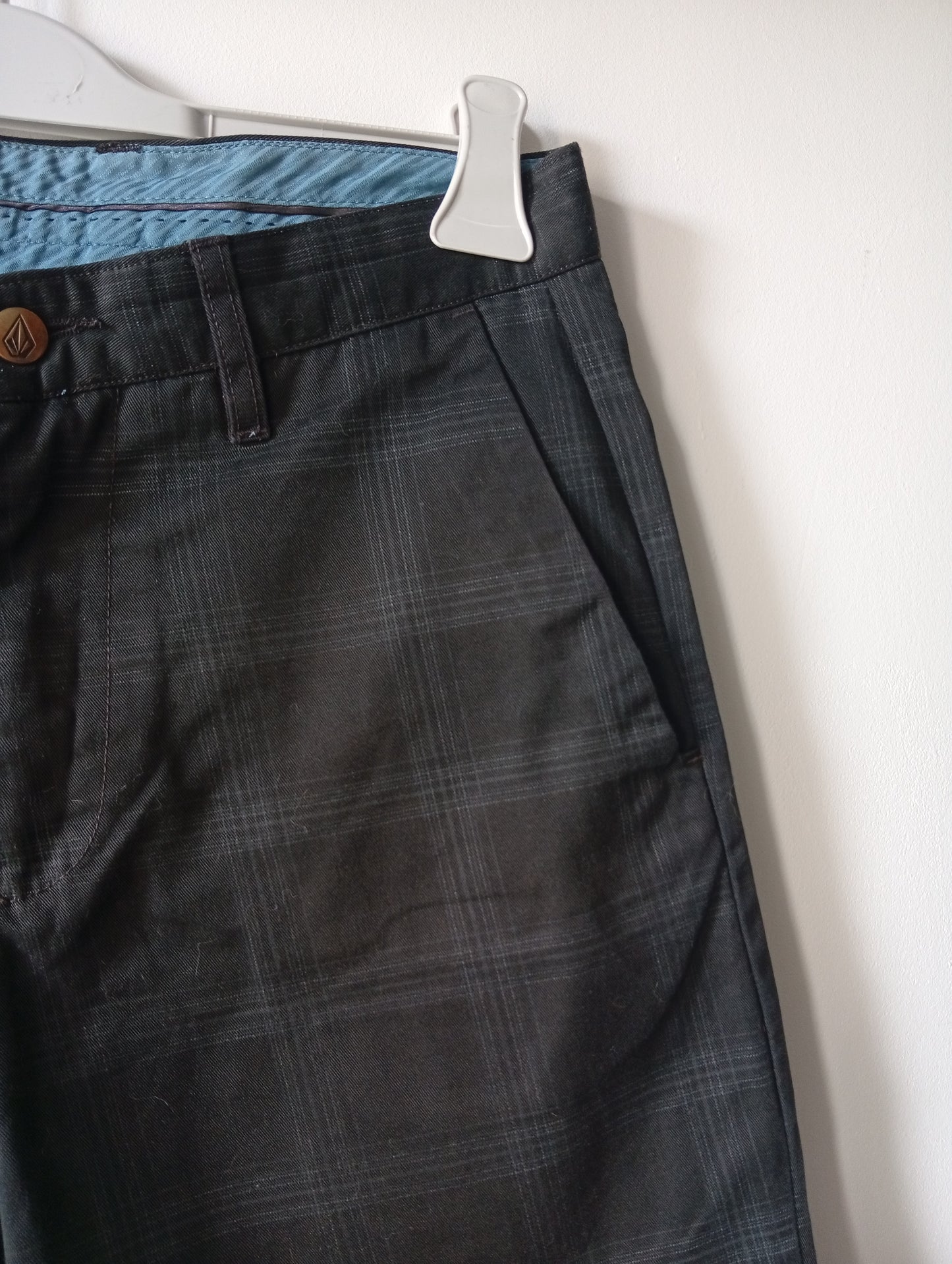 Bermuda homme Volcom - Taille 30 (38-40) -Motif  Rayures discrètes  E008