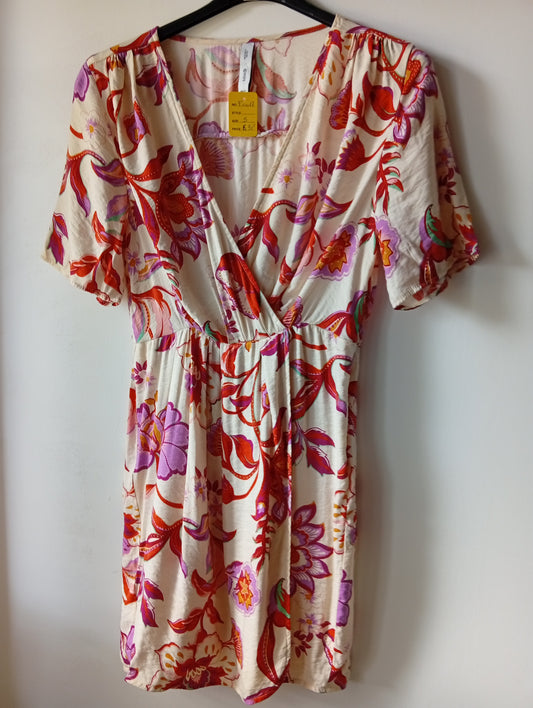 Robe femme MNG motif fleur  taille S. F0027