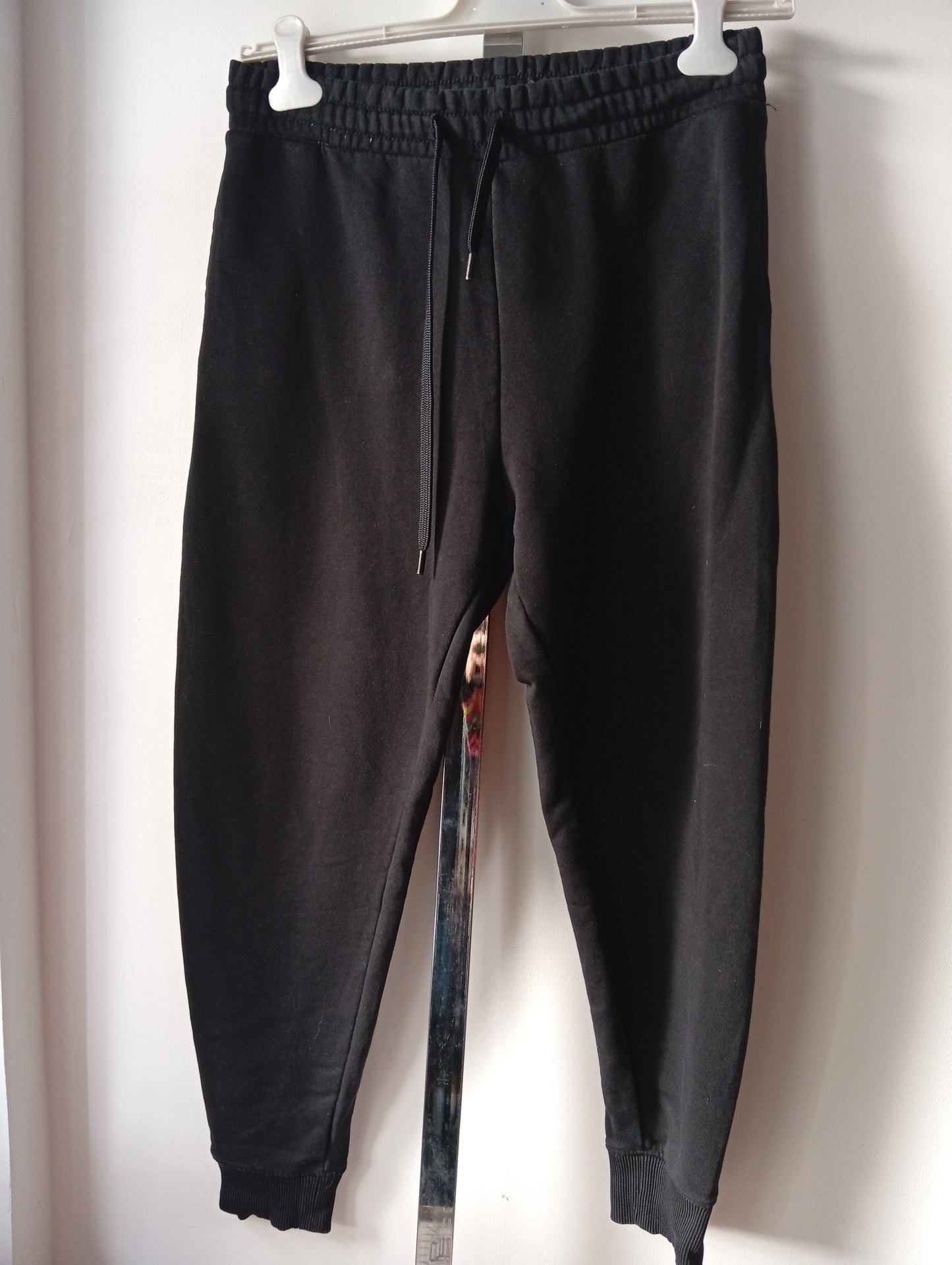 Pantalon jogging Zara noir taille M. D0030