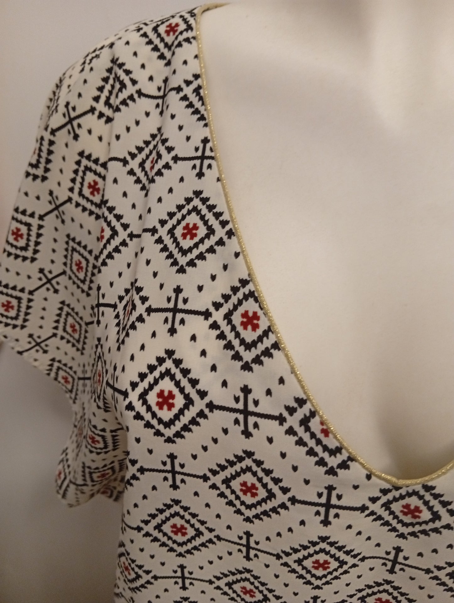 Blouse Vintage Love - Taille Unique. K0010