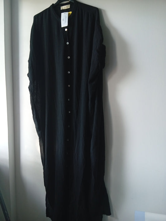 Robe longue détente manches courtes noir taille M/L. F0032