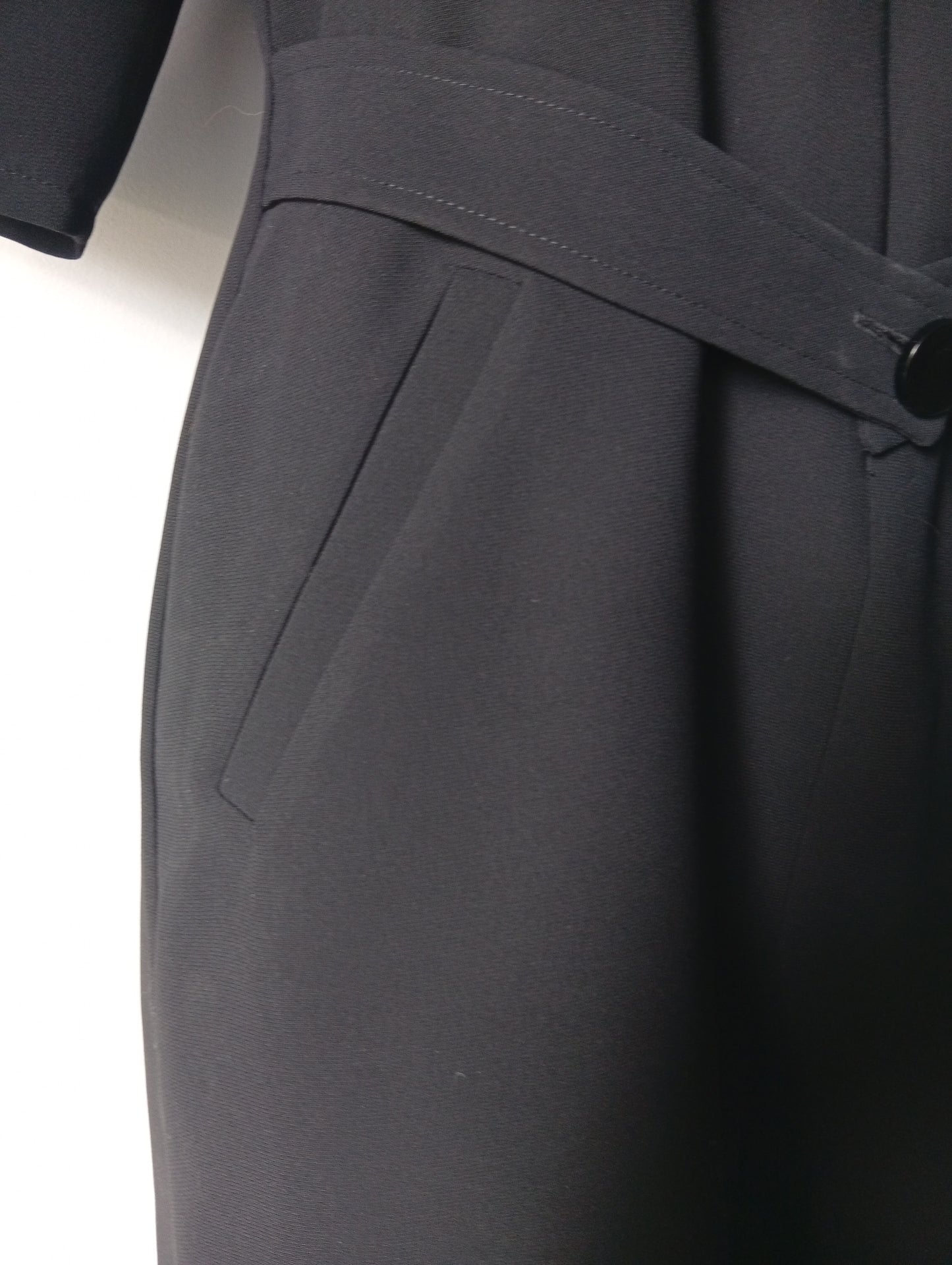 Robe Toupy - Taille M - Noire avec ceinture. E0017