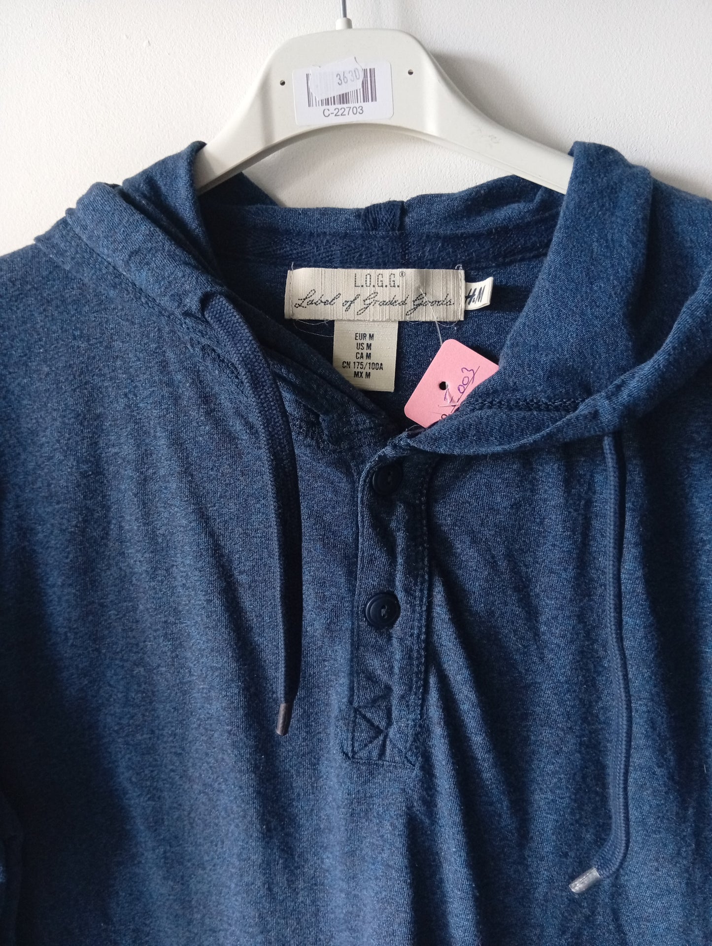 T-shirt manches longues à capuche H&M taille M. E003