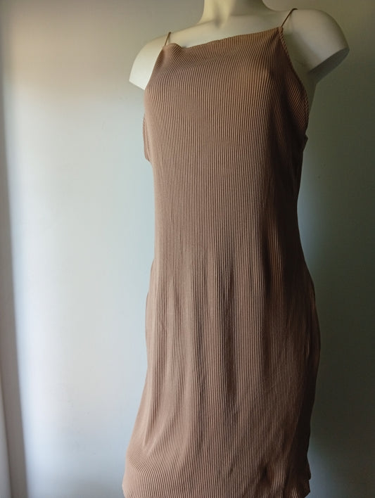Robe à bretelles H&M - Taille XL - Couleur camel. L0019