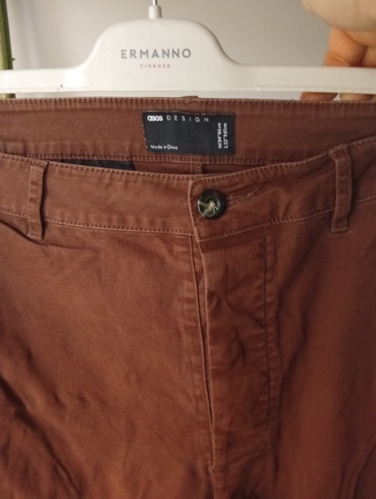Pantalon homme ASOS marron taille W34. B009