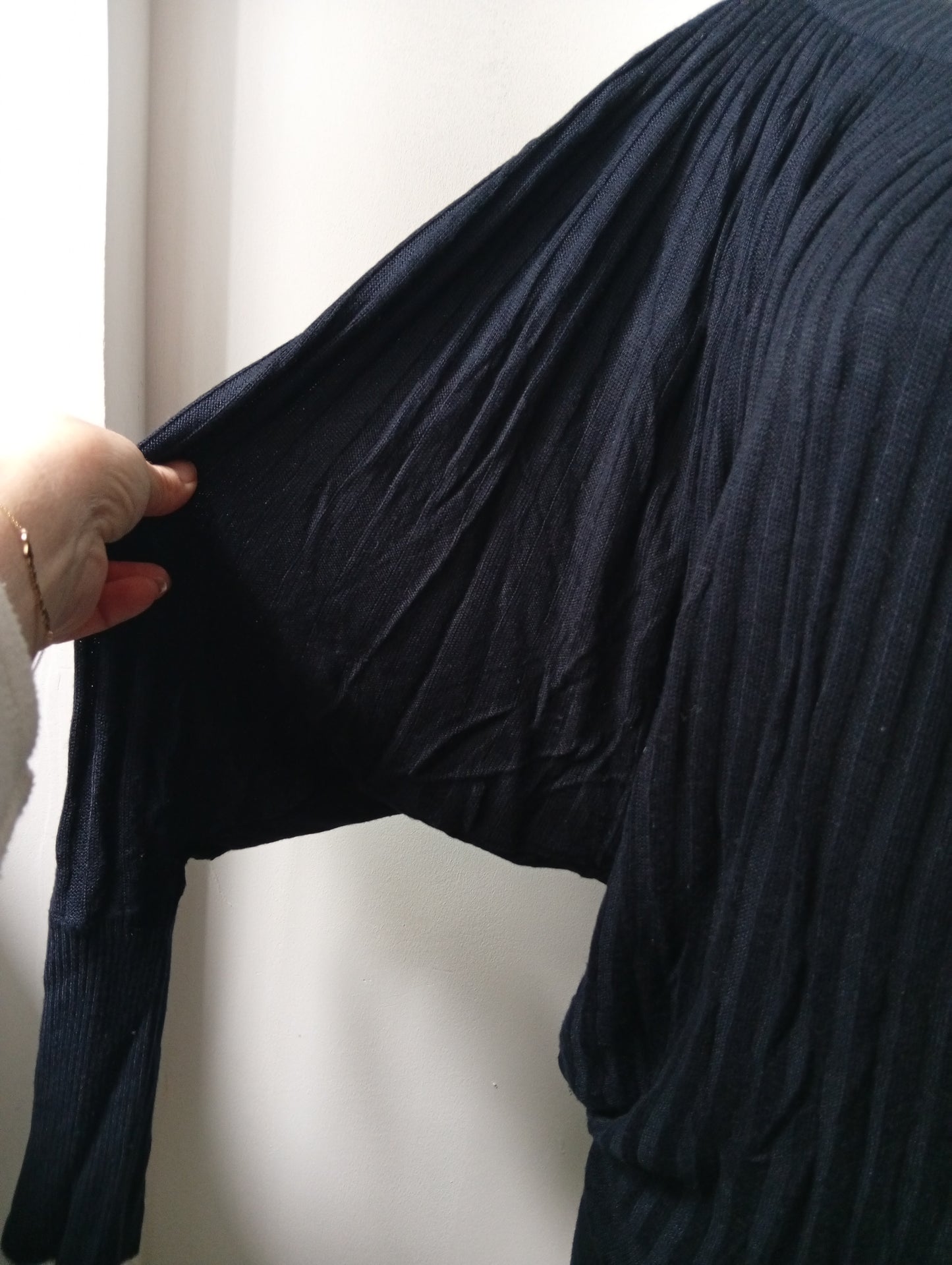 Robe noire 2 Elles manches longues - Taille unique. B0017