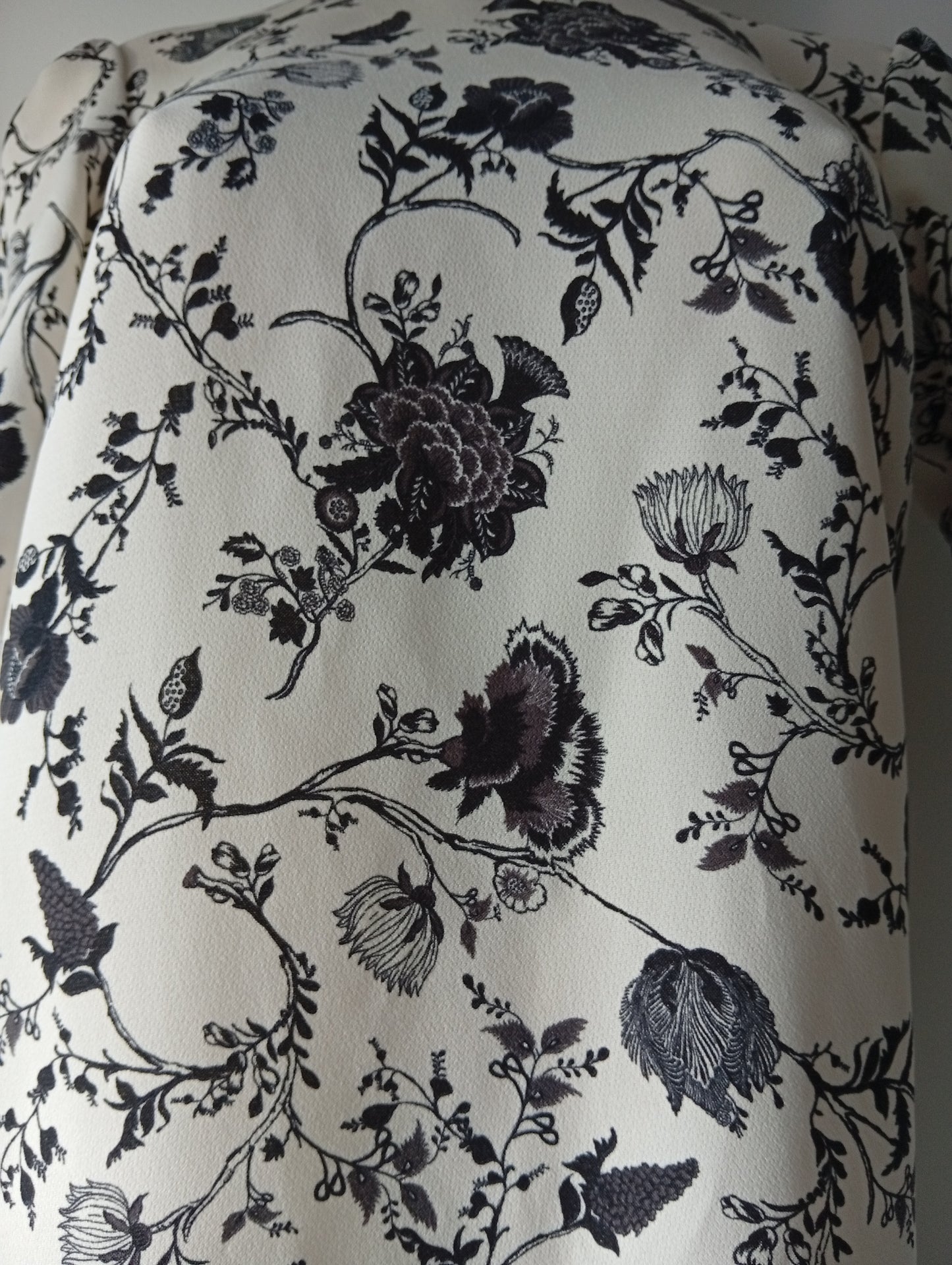 Robe Etam taille 34 motif noir. E001