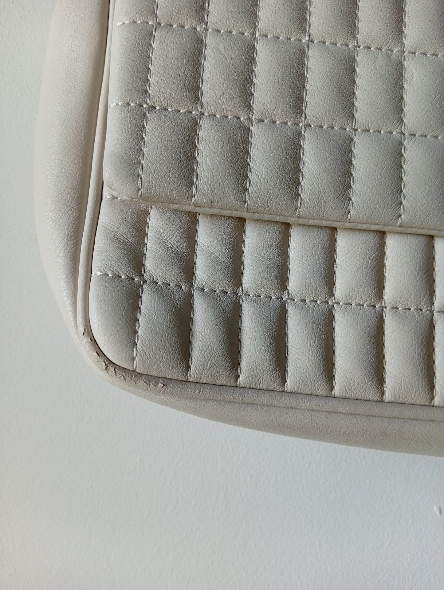 Petit sac à main MNG avec chaîne. E005