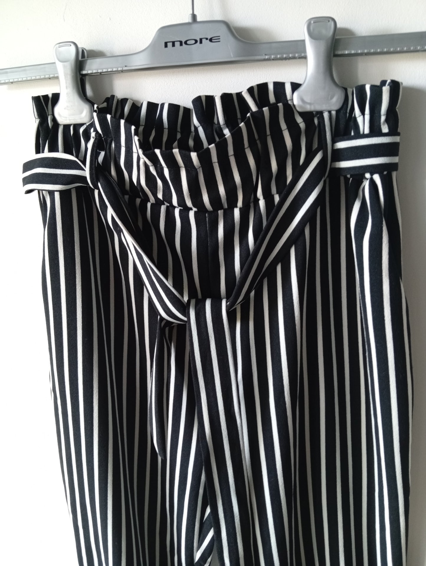 Pantalon à rayures noir et blanc - Taille S   J0017