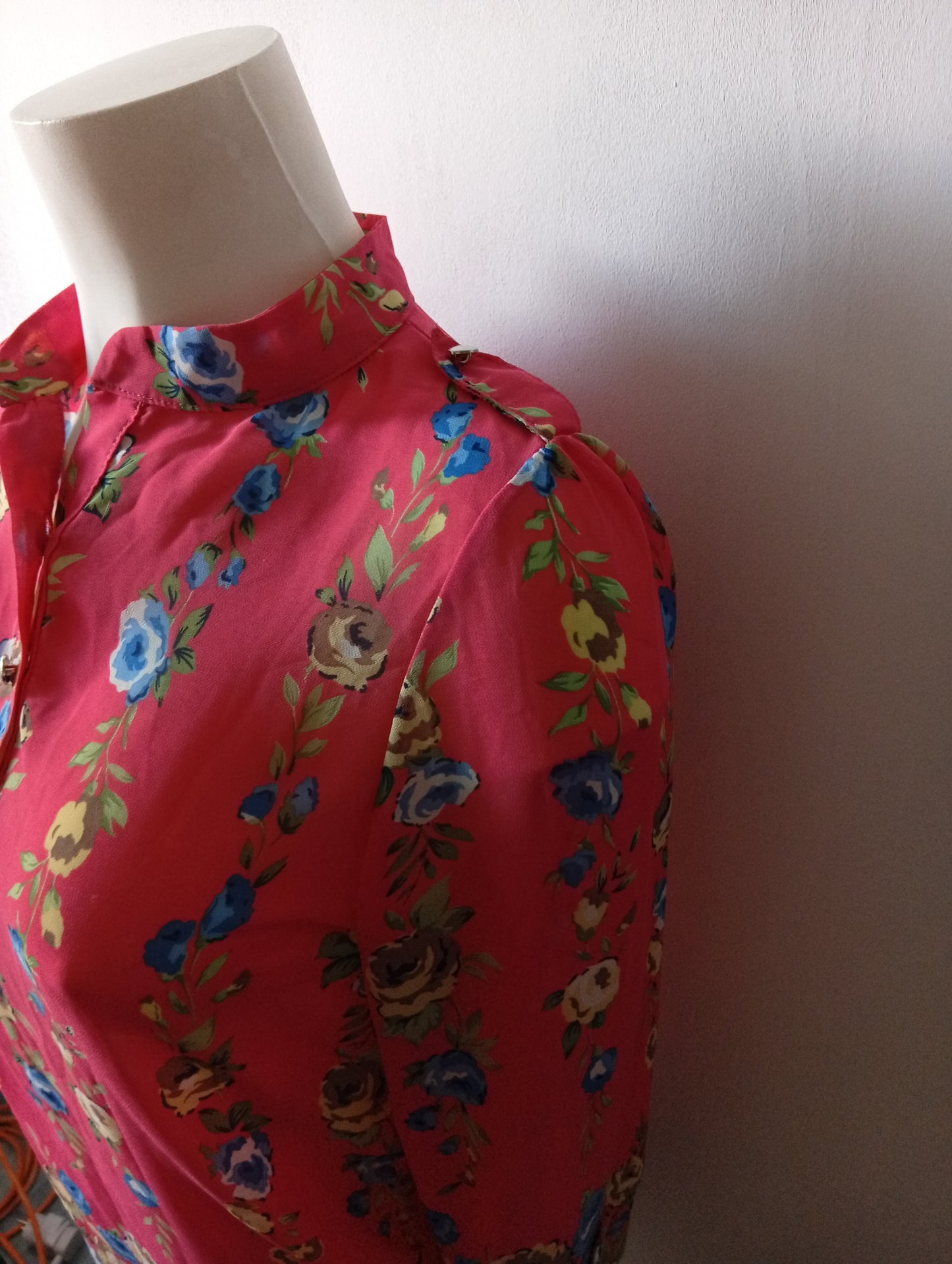 Blouse femme Tempo taille 38 manches longues. J0013