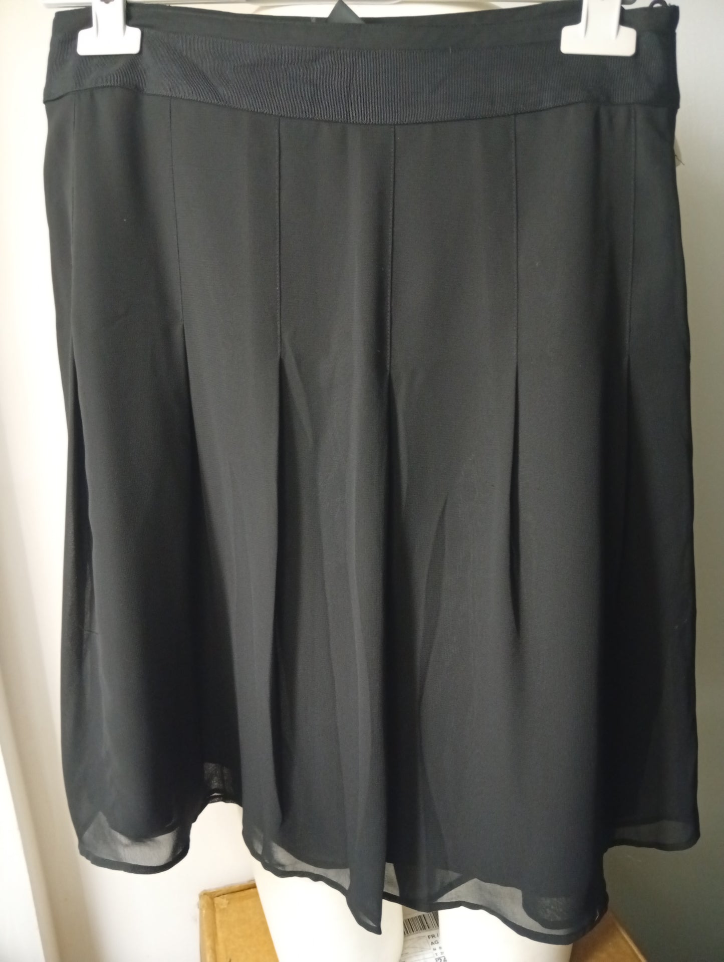 Jupe noire H&M taille 38. A0033