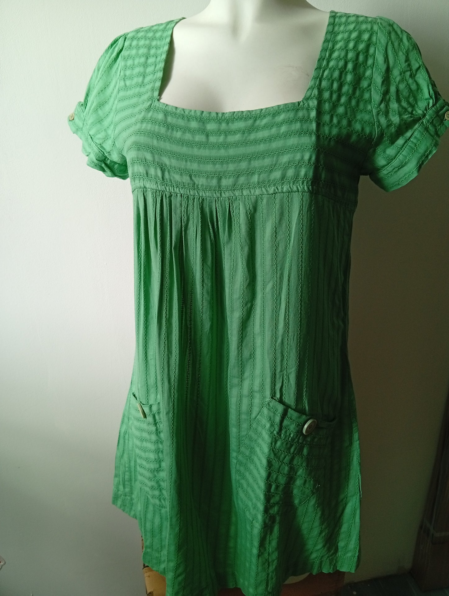Robe mi-longue verte Atmosphère taille 38. F0025