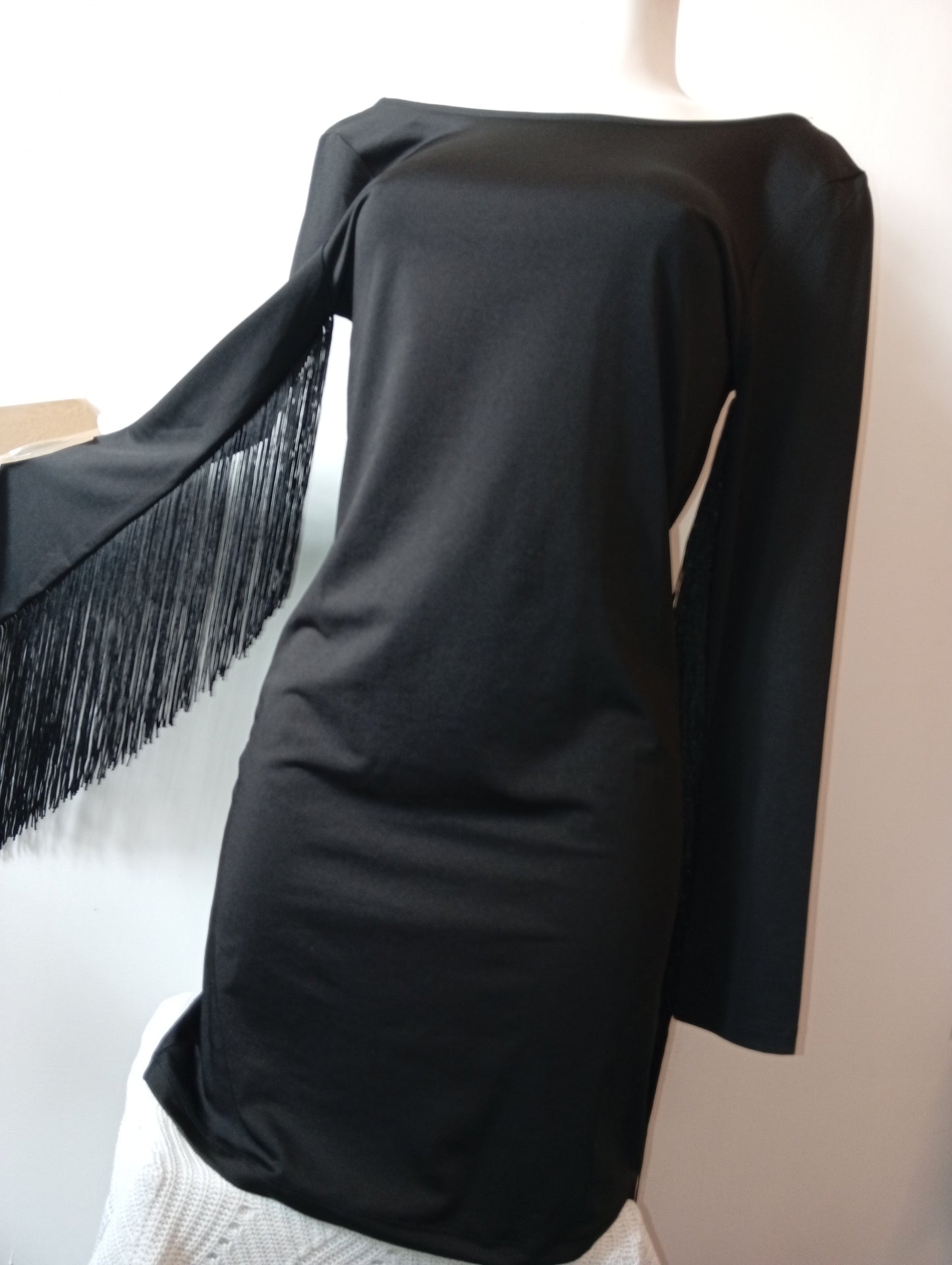 Robe Divided Femme Taille 44 Manches Longues à Franges. H001