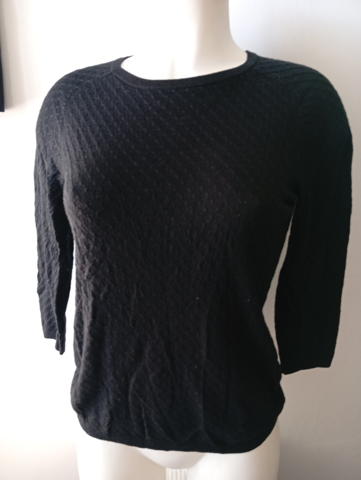 Pull femme H&M noir taille M. J009