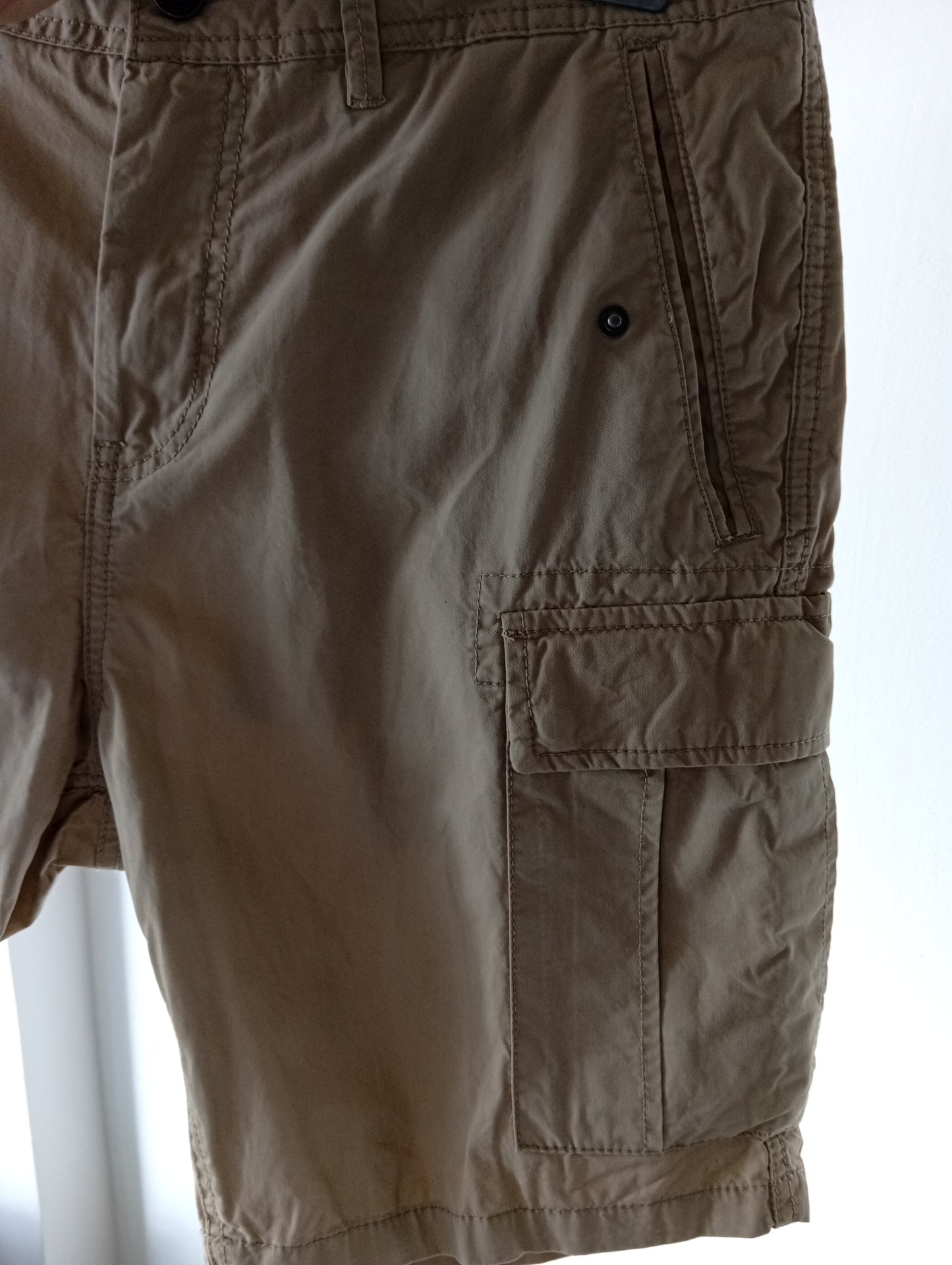 Bermuda homme Jules taille 40 beige. E0038