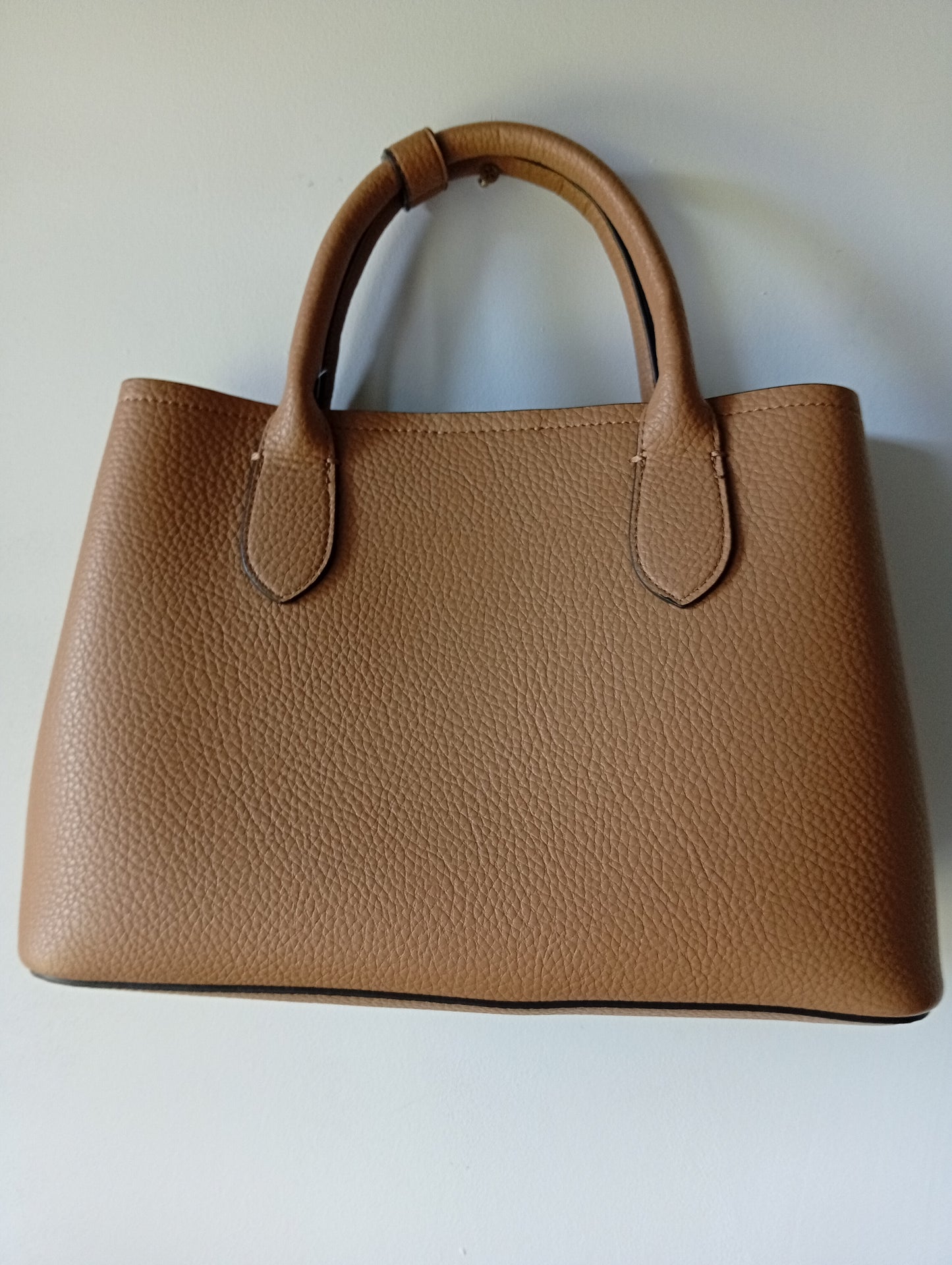 Petit sac à main couleur camel. Marque Parfois.  E0012
