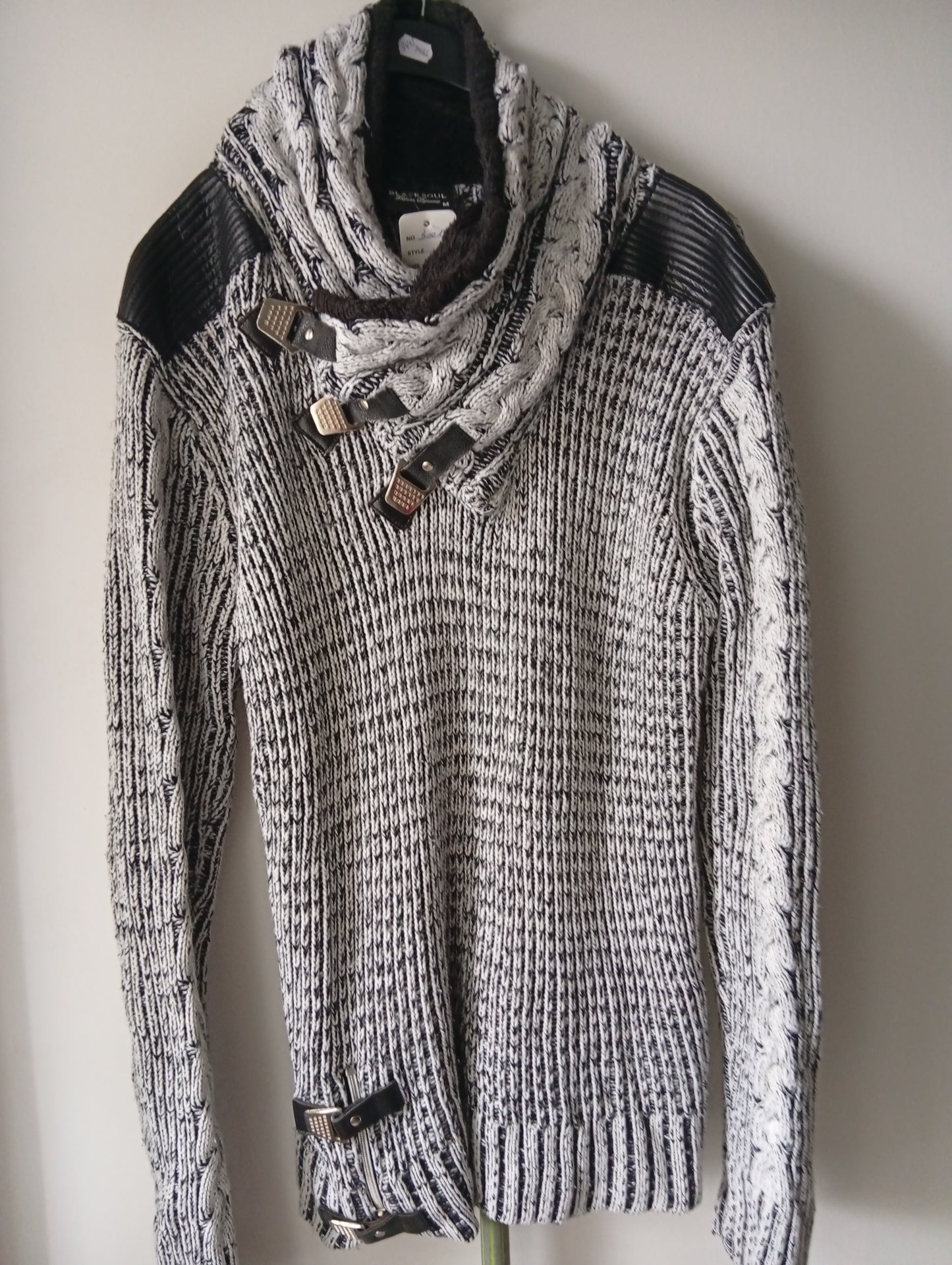 Pull Homme Black Soul - Taille M - Blanc et Noir. D005