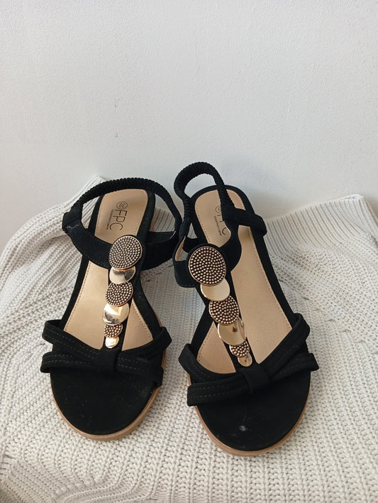 Nu-pieds talon compensé - Pointure 39. J003