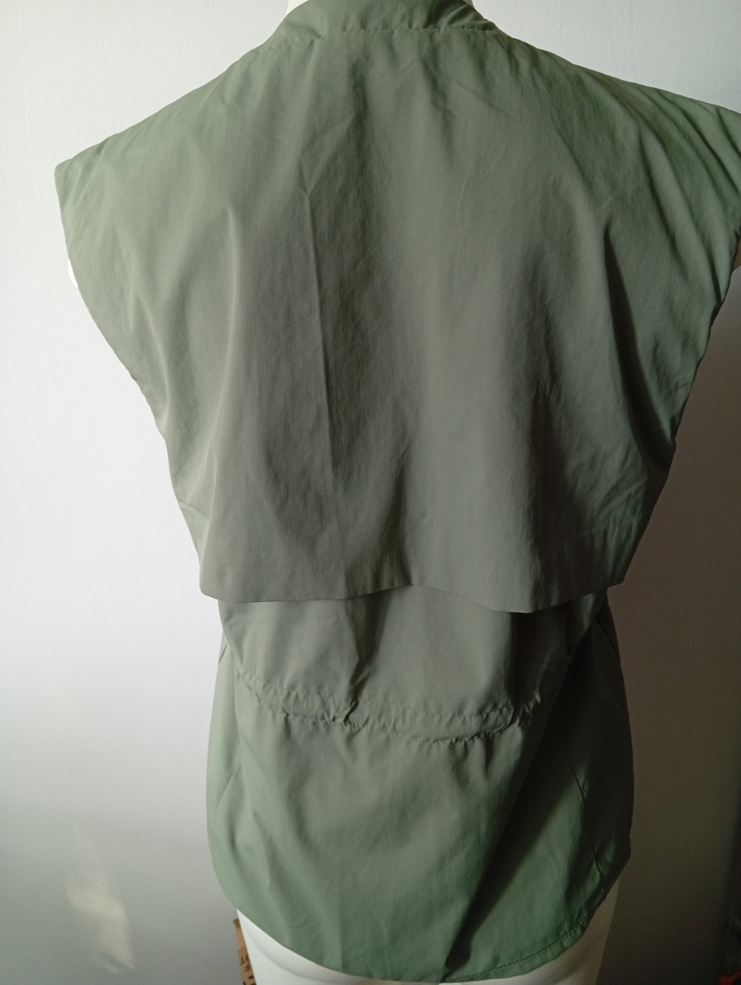 Gilet sans manche multi-poches femme Oysho taille M kaki  F0033