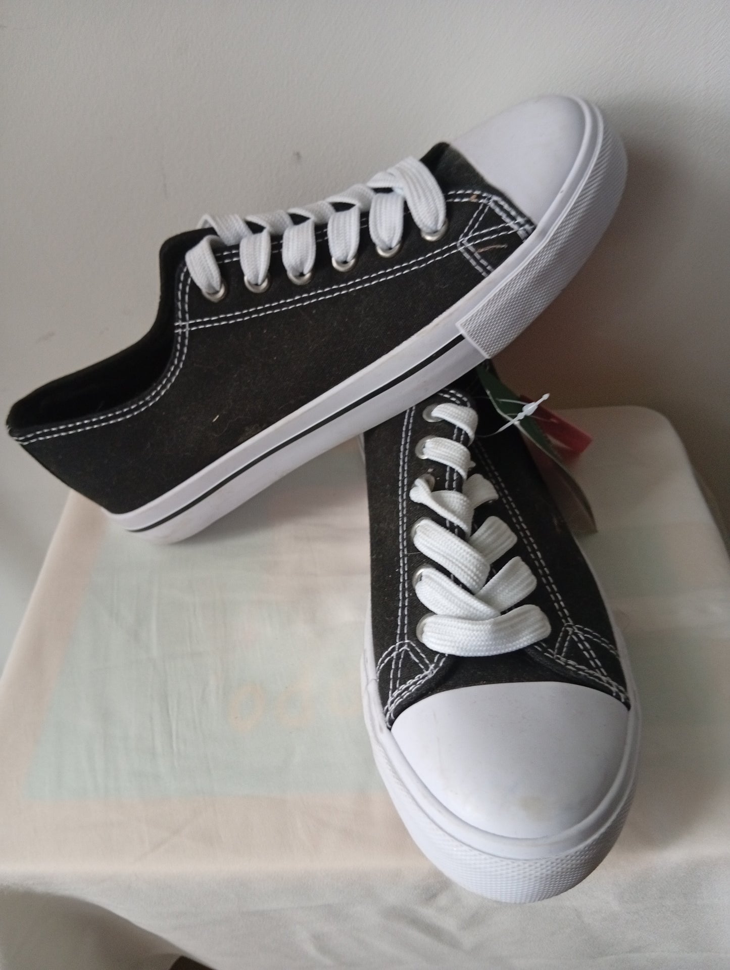 Chaussures tennis Gémo - Pointure 38 - Noir - Neuves avec étiquette. C0024