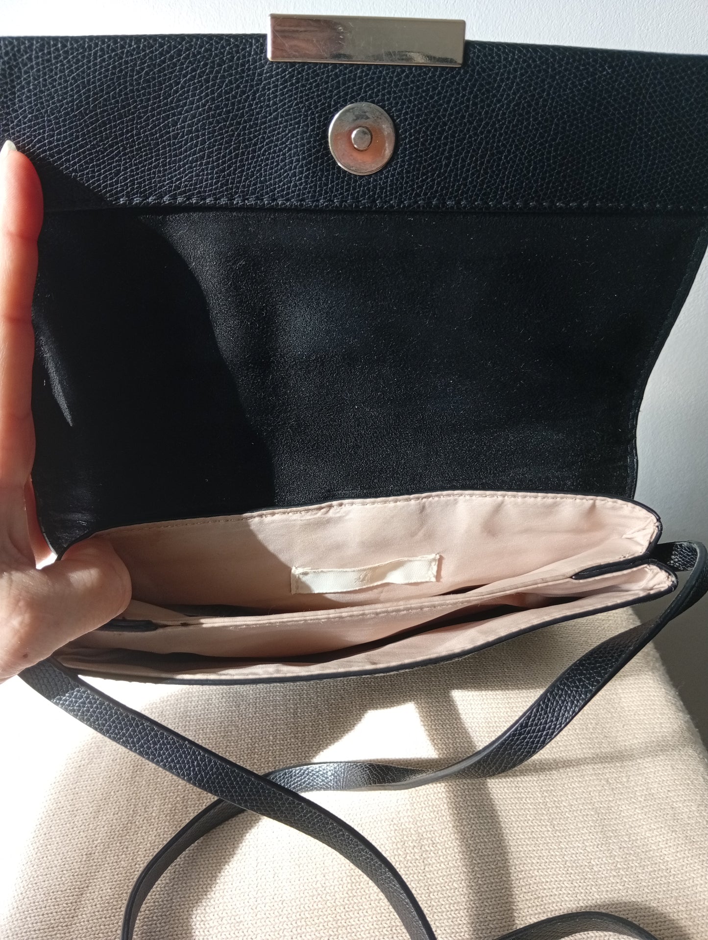 Petite pochette noire H&M avec bandoulière. D0032