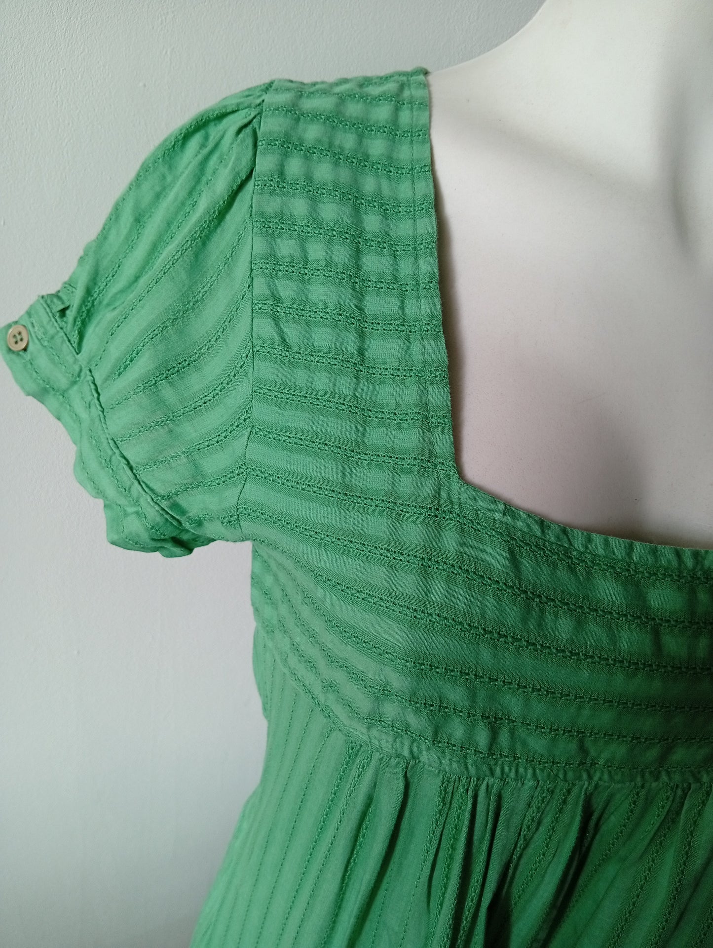 Robe mi-longue verte Atmosphère taille 38. F0025