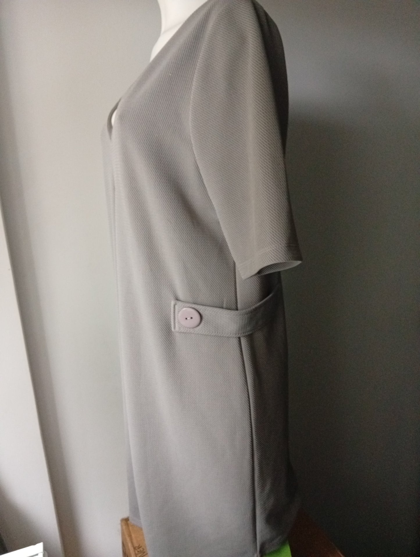 Robe Anne Weyburn taille 48 col en V avec doublure B0016