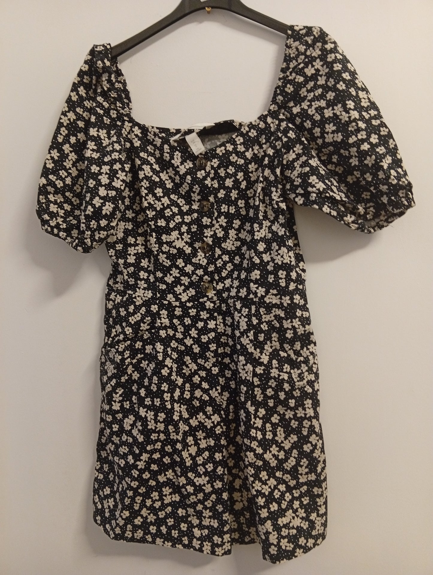 Combishort H&M noir motif fleur - Taille 38. K008