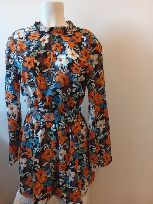 Robe manches longues dos nu avec ceinture fleurie taille M/L G0016