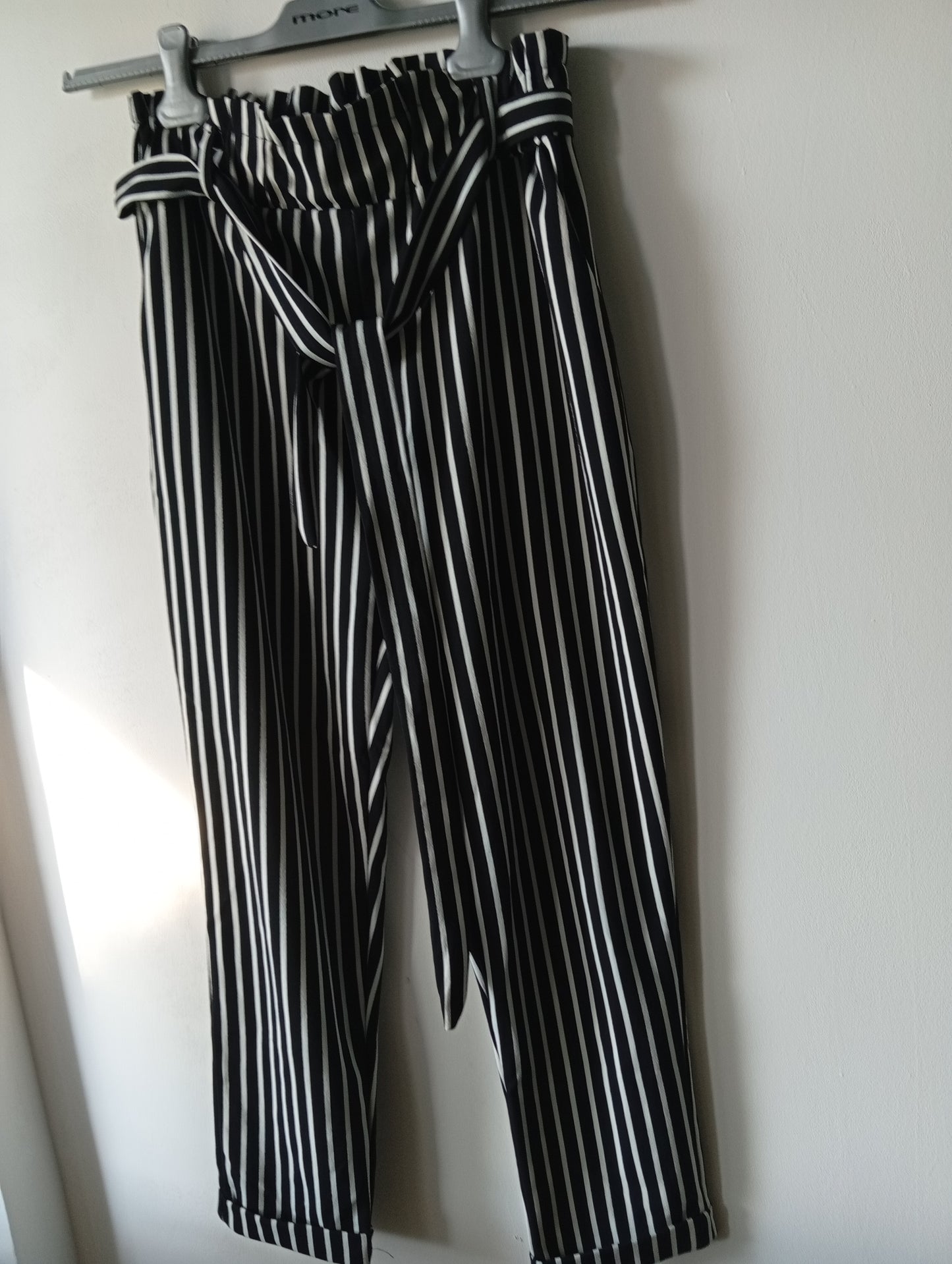 Pantalon à rayures noir et blanc - Taille S   J0017