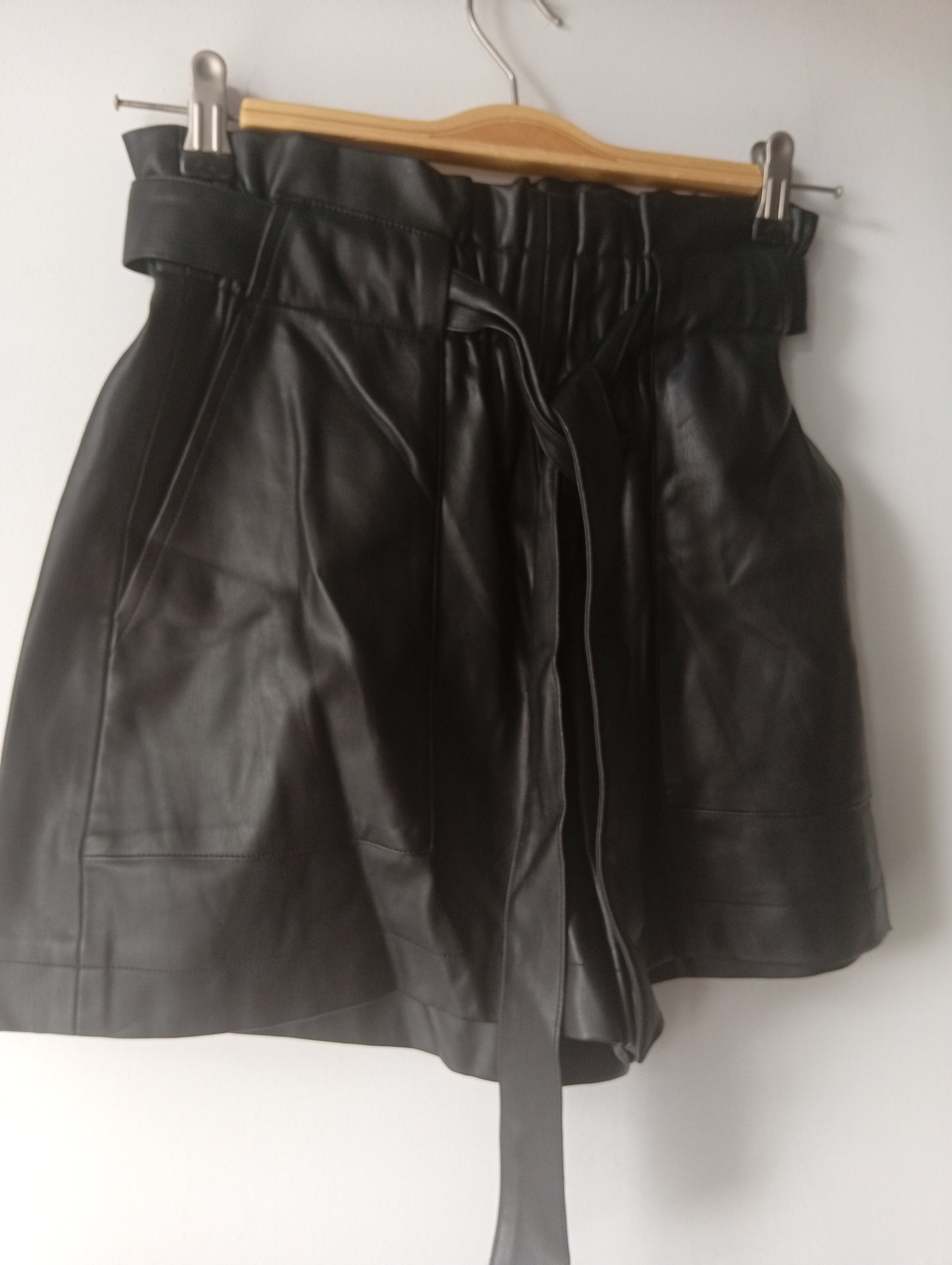 Short simili cuir Zara Basic - Noir - XS. K0011