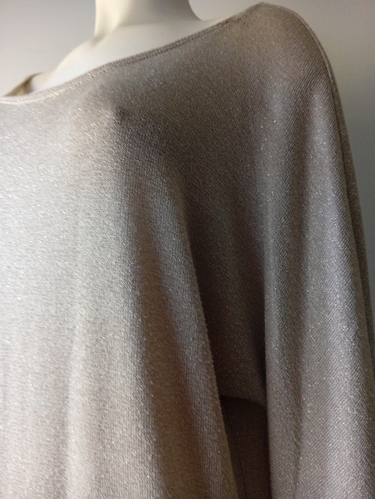 Robe élégante MS mode - Taille L - Couleur doré - Manches longues. L0025