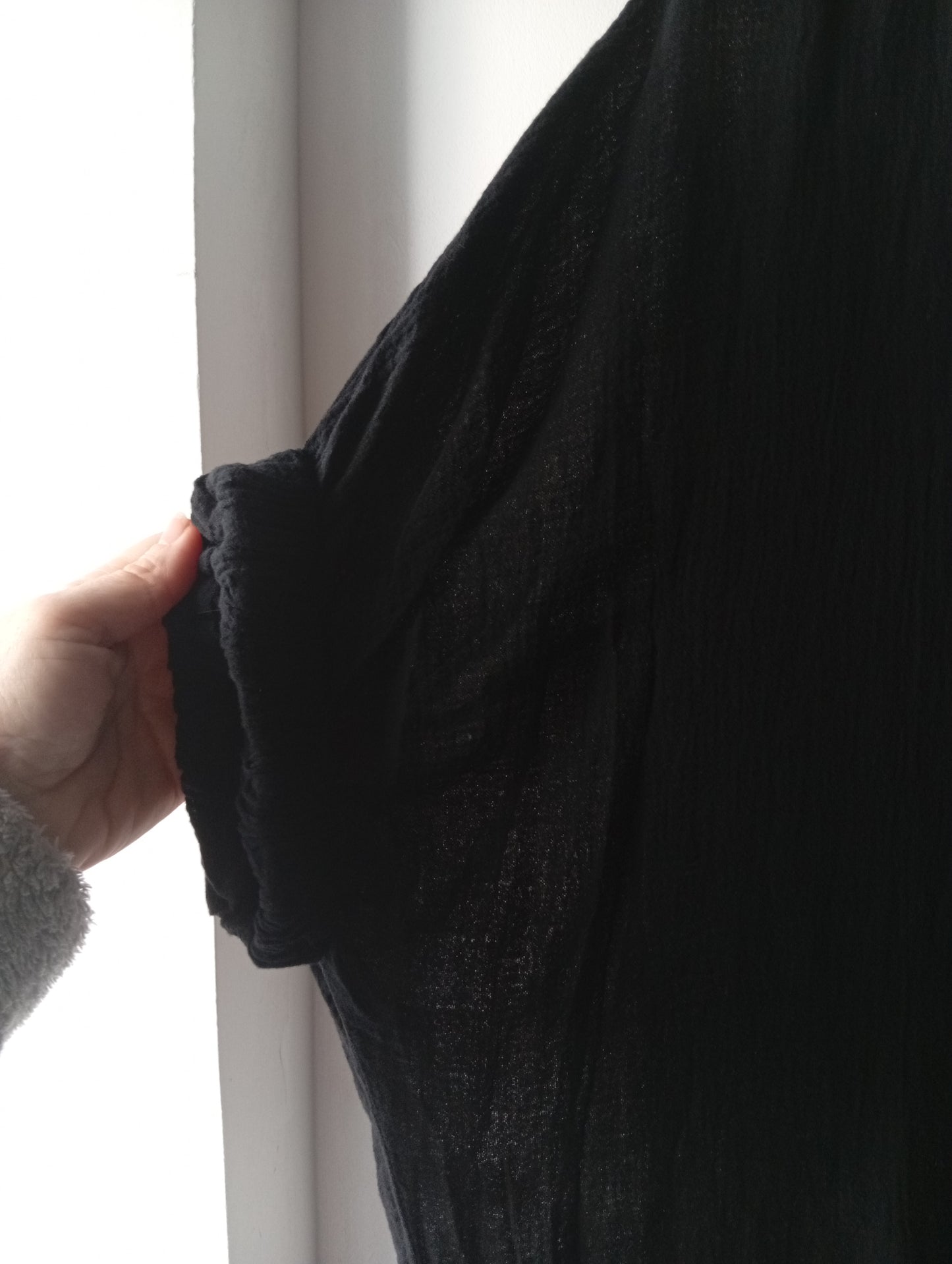 Robe longue détente manches courtes noir taille M/L. F0032