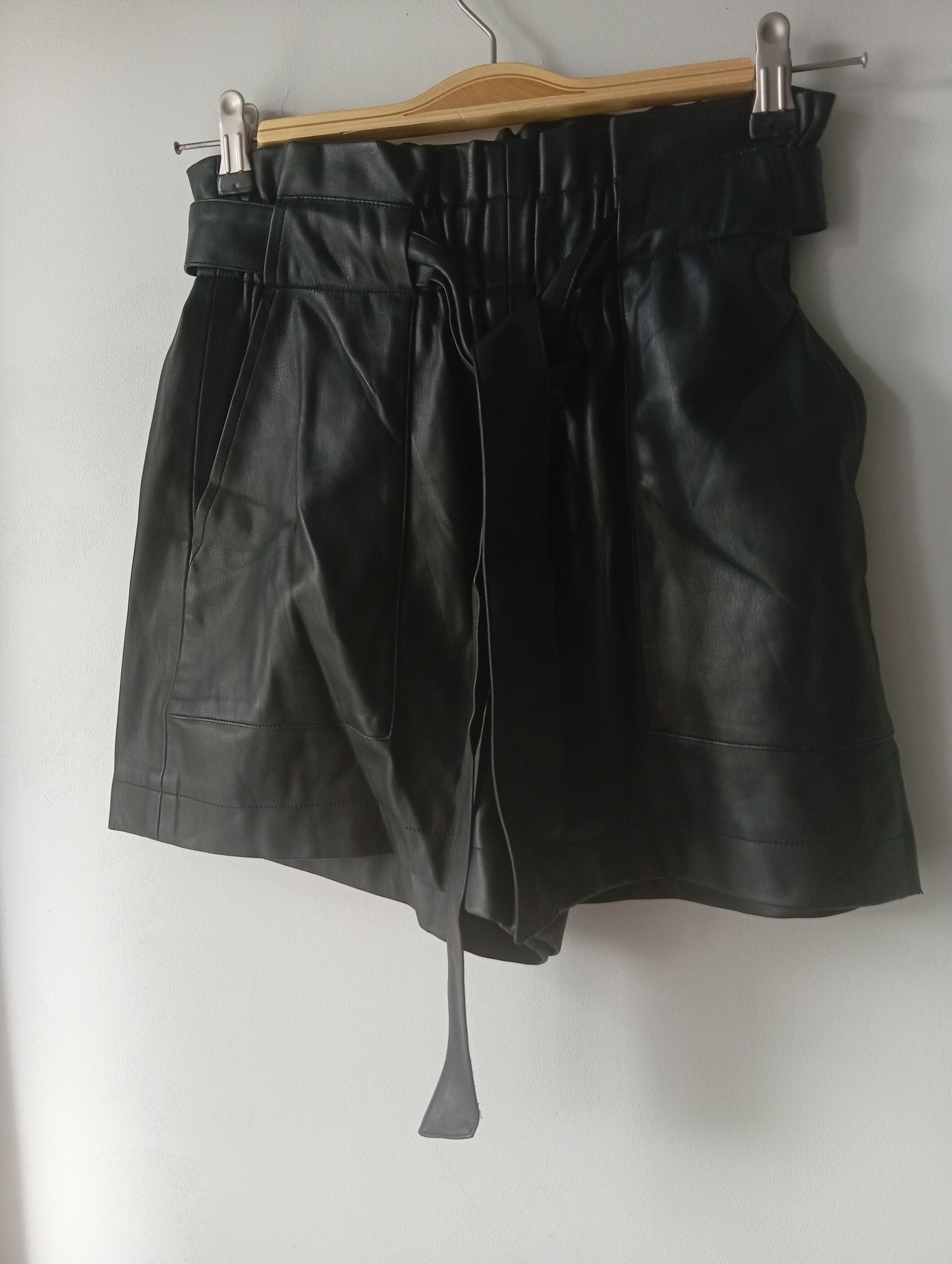 Short simili cuir Zara Basic - Noir - XS. K0011