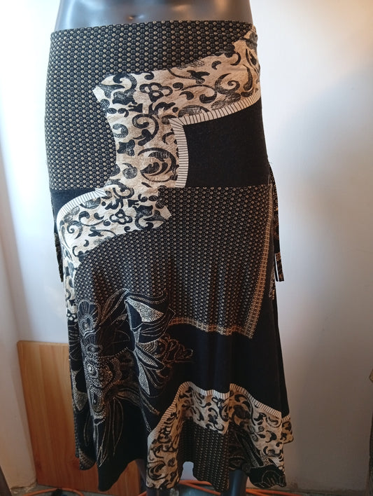 Jupe mi-longue Affinités Armand Thiery - Taille 38. H0021