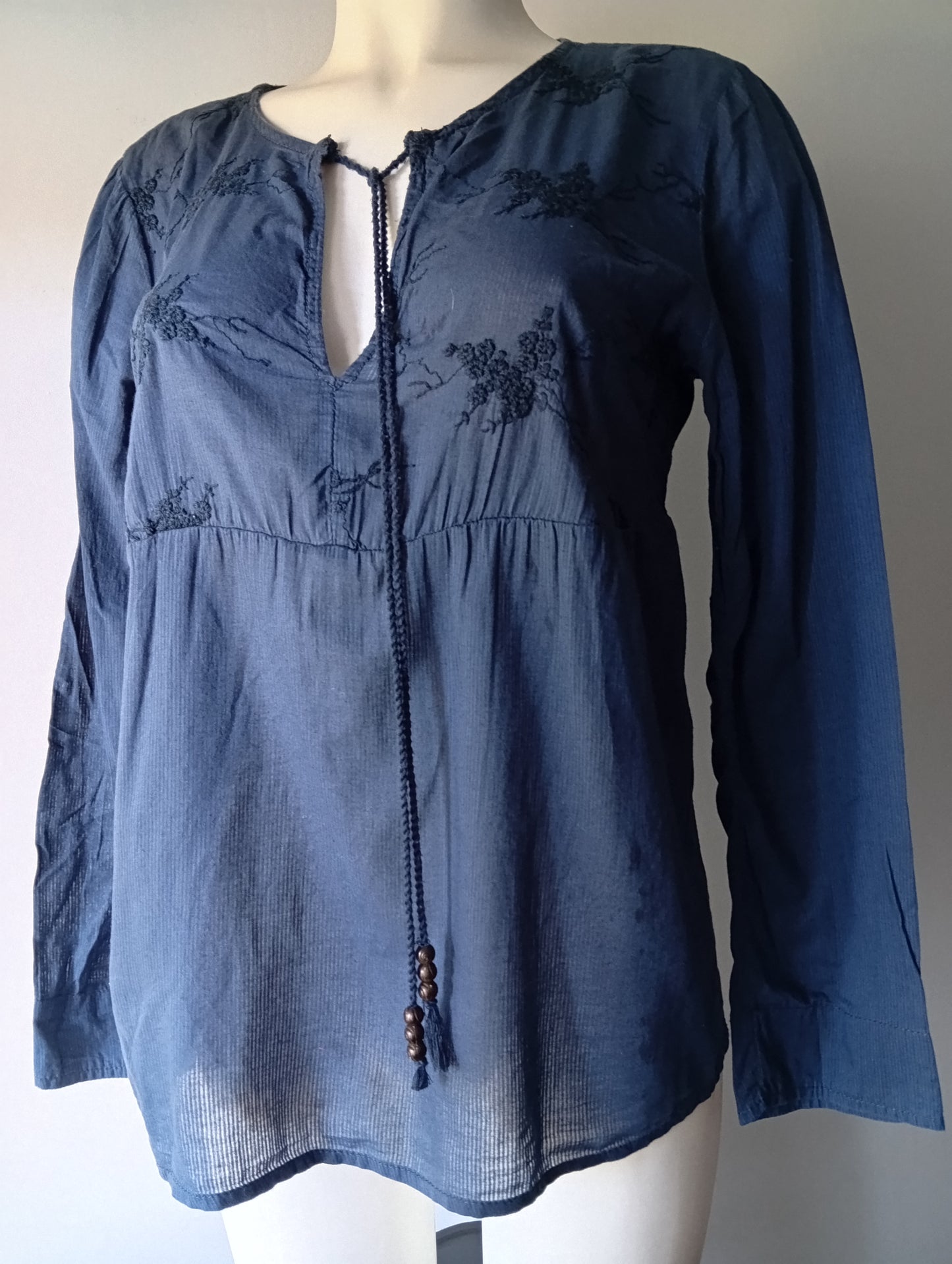 Blouse femme LOGG H&M - Taille 36 - Bleu marine avec broderie. L0028