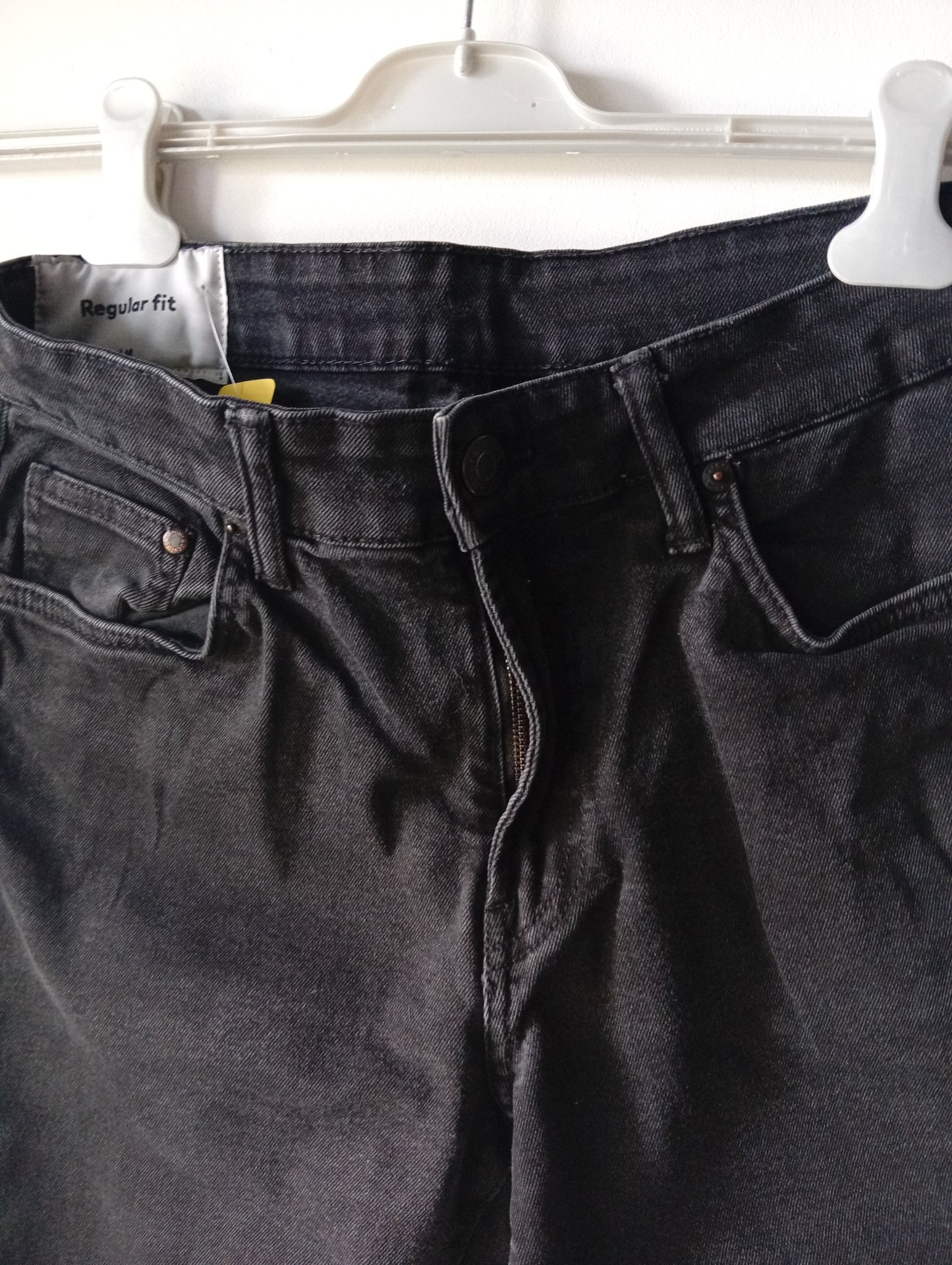 Jean homme H&M Regular Fit noir - Taille 30/32 (38-40). F002